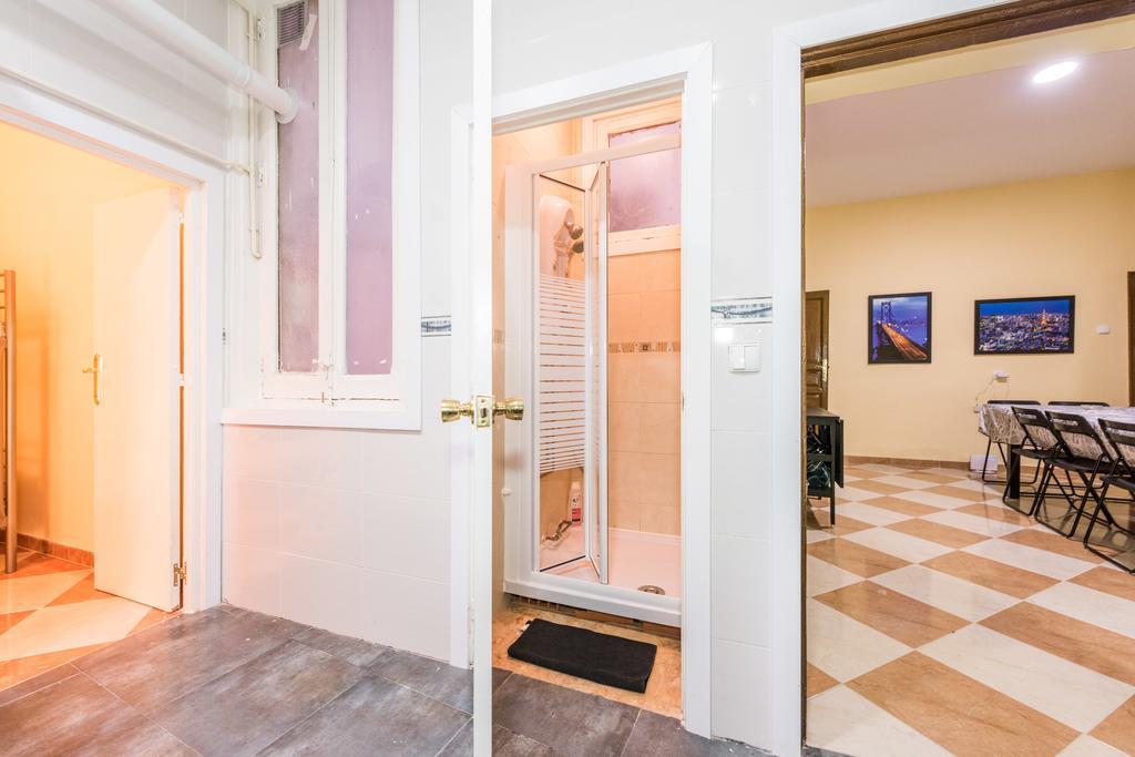 Grand Latina Apartment Madrid Rum bild